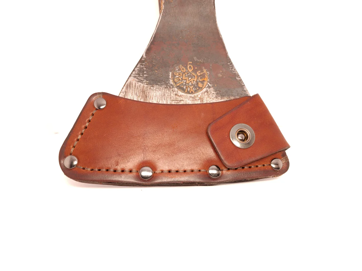 Кожаный чехол на топор А0 (защита лезвия)